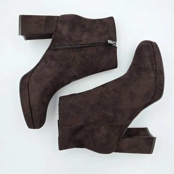 Calvin Klein Uda 2 Faux Suede Heeled Ankle Booties, Chocolate (Brown), Wmns 8.5M - Picture 16 of 16